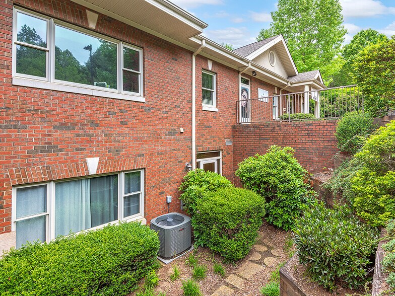 More Photos Of 2 Walden Ridge Dr, Asheville Medical For Lease