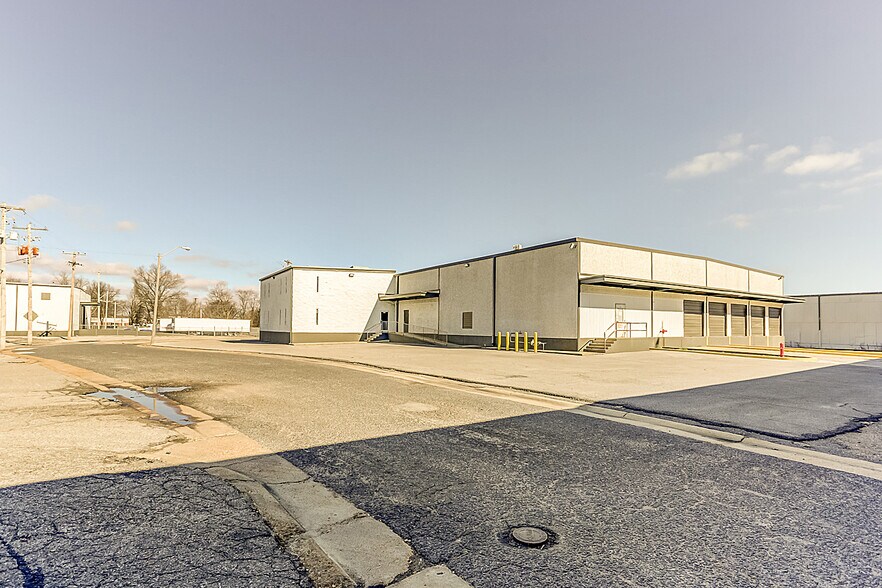 More Photos Of 2630-2656 Summer Ave, Memphis Unknown For Lease