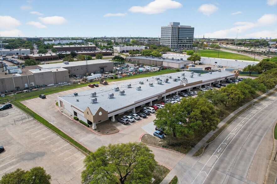 More Photos Of 1720-1748 N Greenville Ave, Richardson Light Manufacturing For Sale