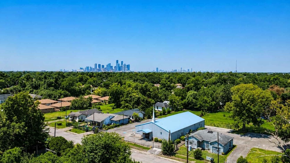 More Photos Of 3917 Wipprecht St, Houston Religious Facility For Sale