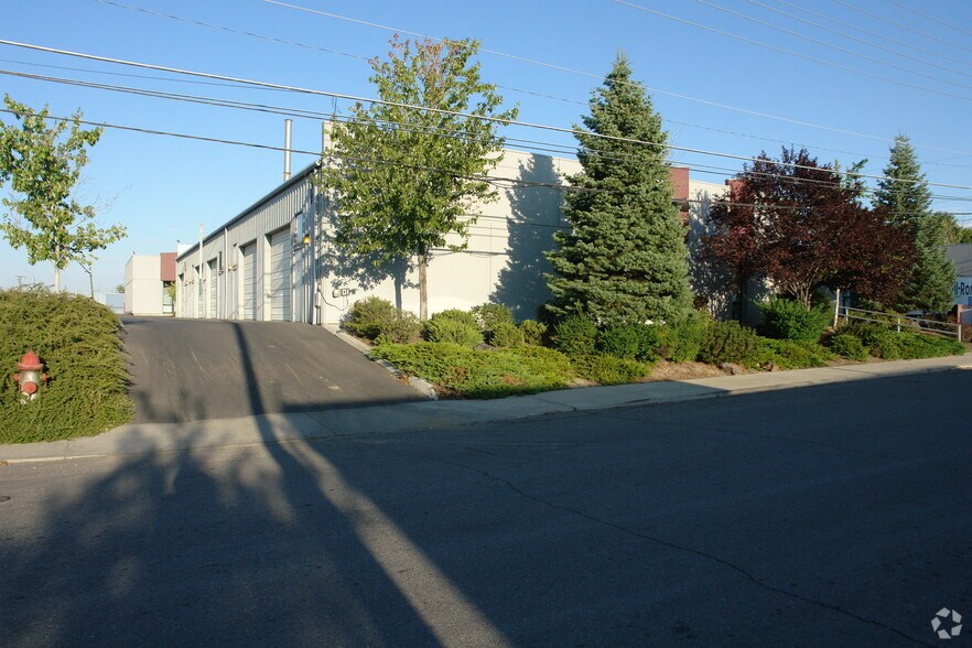 More Photos Of 109A S Scott St, Spokane Flex For Lease