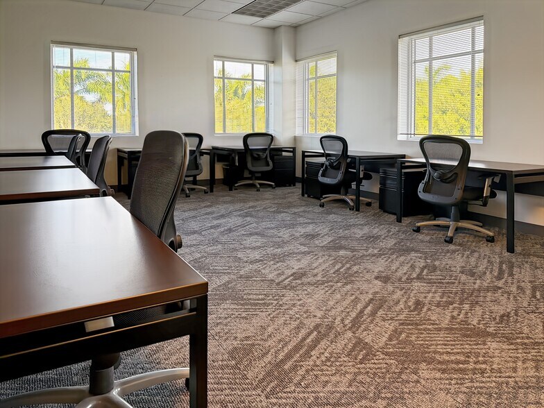 More Photos Of 2054 Vista Parkway, West Palm Beach Coworking Space