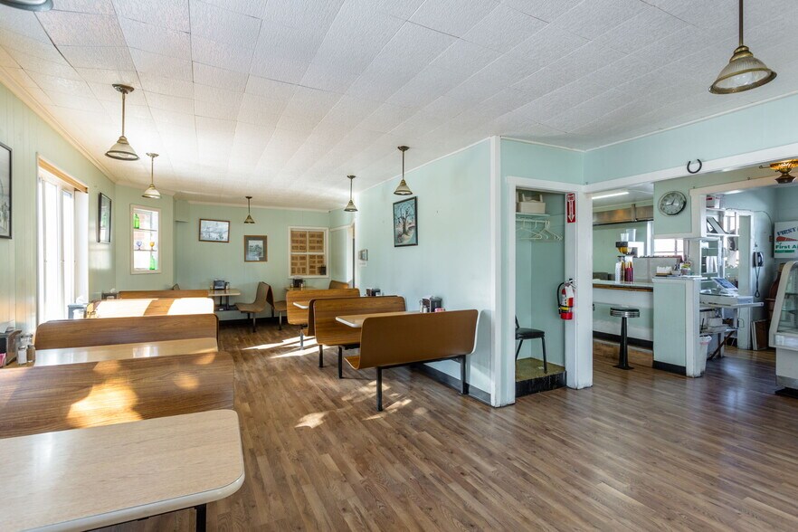 More Photos Of 222 Main St, Dayton Freestanding For Sale