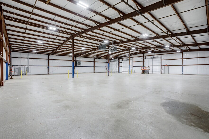 More Photos Of 6401 Centennial Blvd, Nashville Warehouse For Lease