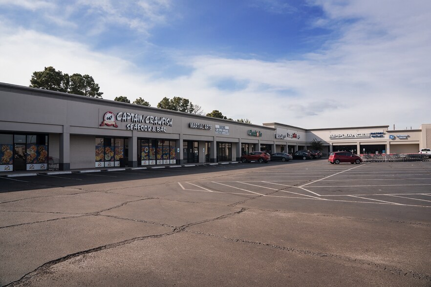 More Photos Of 122-262 E FM 1960 Byp, Humble Unknown For Lease