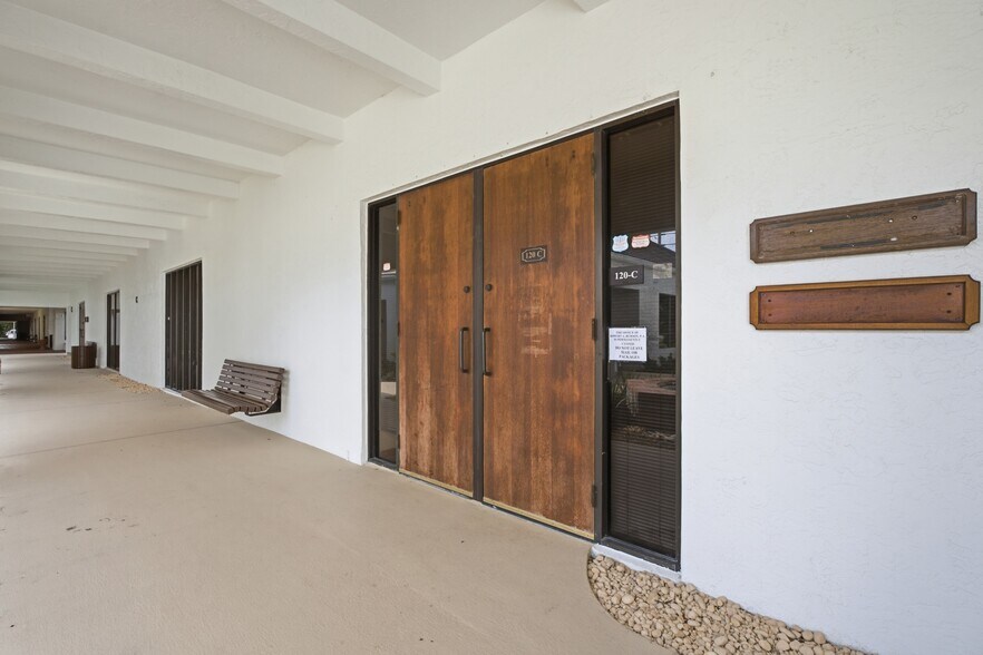More Photos Of 900 SE Ocean Blvd, Stuart Medical For Sale