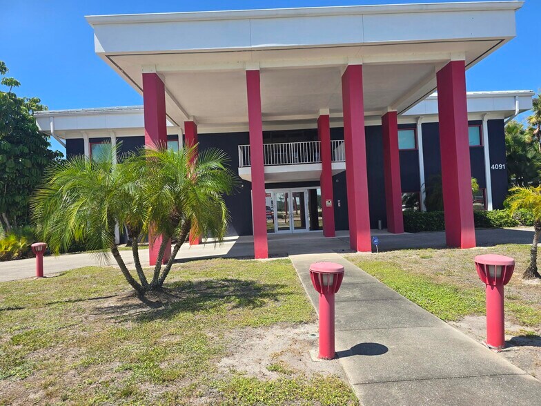 More Photos Of 4091 Colonial Blvd, Fort Myers Office Residential For Sale