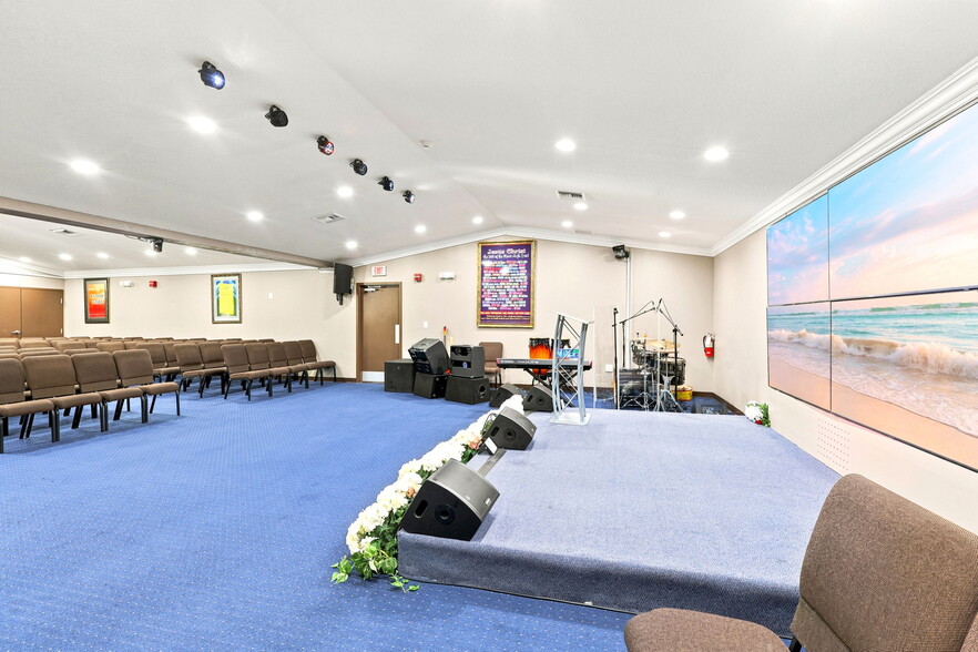 More Photos Of 3075 N Goldenrod Rd, Winter Park Religious Facility For Sale