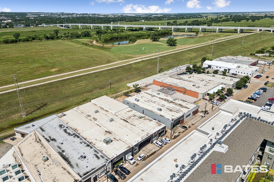 More Photos Of 1835 E Levee St, Dallas Showroom For Sale