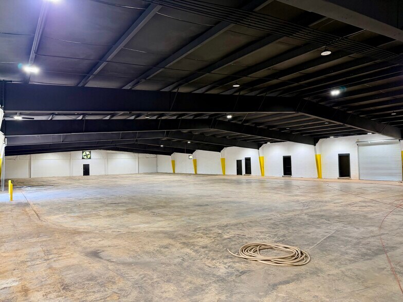 More Photos Of 202 Highway 29 Byp N, Anderson Flex For Lease