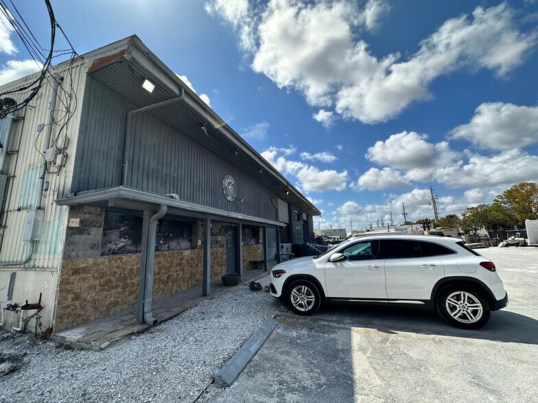 More Photos Of 800 SW 21st Ter, Fort Lauderdale Warehouse For Sale