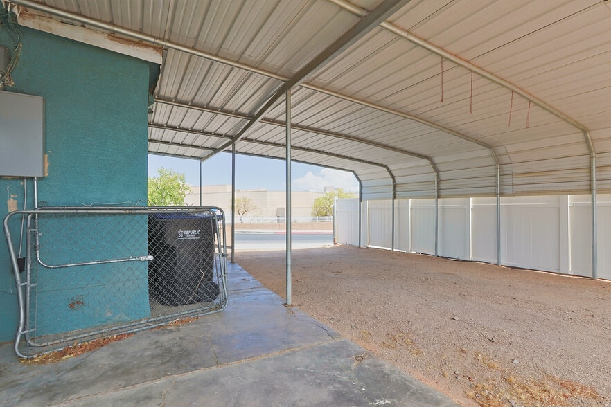 More Photos Of 303 Tin St, Henderson Office Residential For Sale