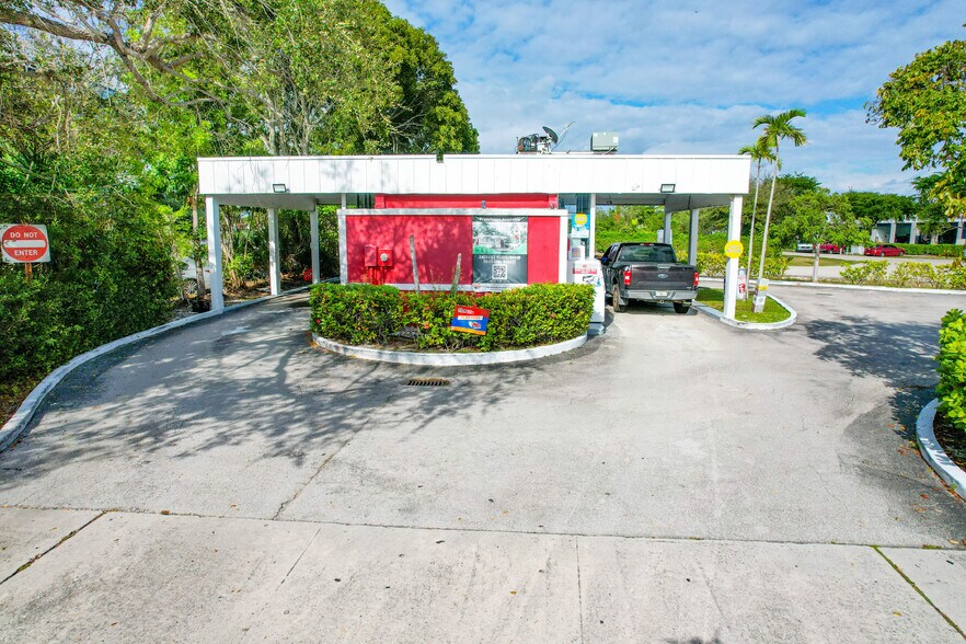 More Photos Of 125 Spanish River Blvd, Boca Raton Convenience Store For Sale