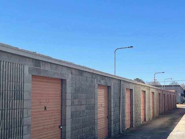 More Photos Of 1526 4th Ave SE, Decatur Light Manufacturing For Sale