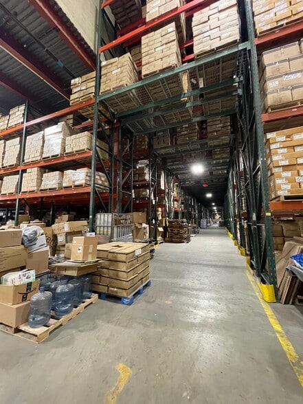 More Photos Of 55 Talmadge Rd, Edison Warehouse For Lease