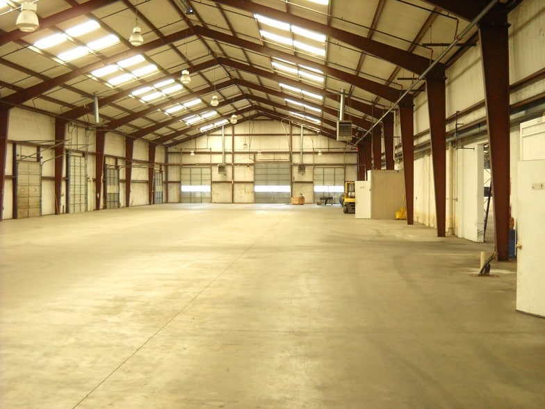More Photos Of 201 Exposition St, Denton Warehouse For Sale