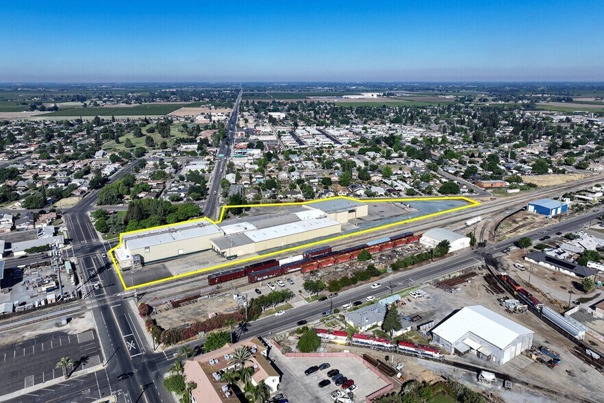 More Photos Of 301 G St, Exeter Landfill For Sale