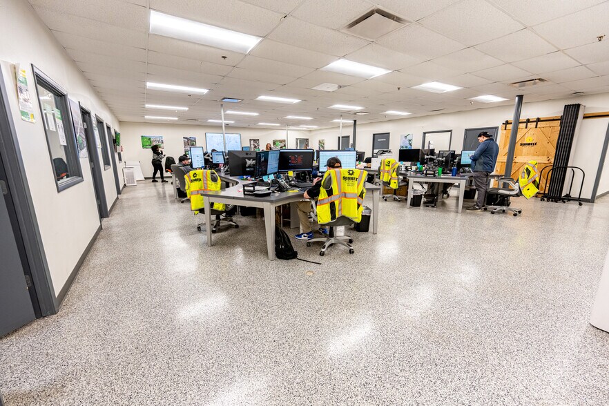 More Photos Of 3701 Dalworth St, Arlington Warehouse For Lease