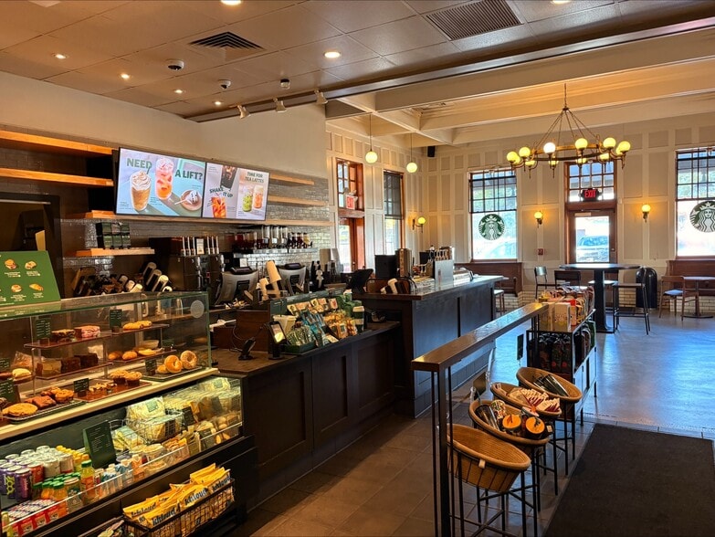 More Photos Of 1 Depot Square, Tuckahoe Fast Food For Lease