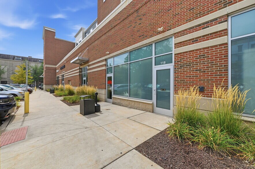 More Photos Of 98-118 Front St, Berea Dormitory For Lease
