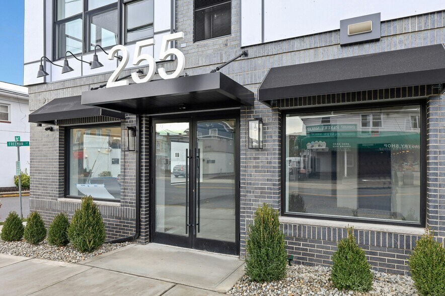 More Photos Of 255 Ridge Rd, Lyndhurst Apartments For Lease