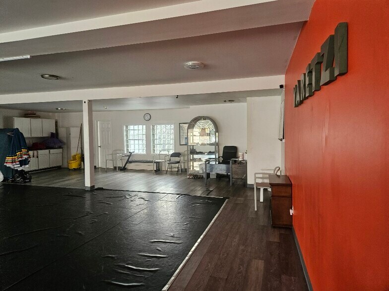 More Photos Of 310-312 W Main St, Norristown Warehouse For Lease