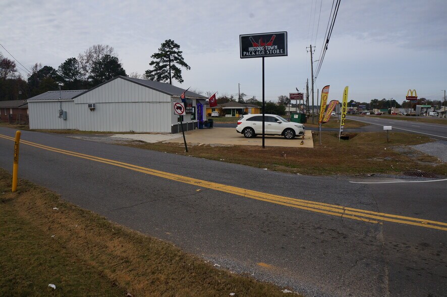 More Photos Of 33922 US Highway 280, Childersburg General Retail For Sale
