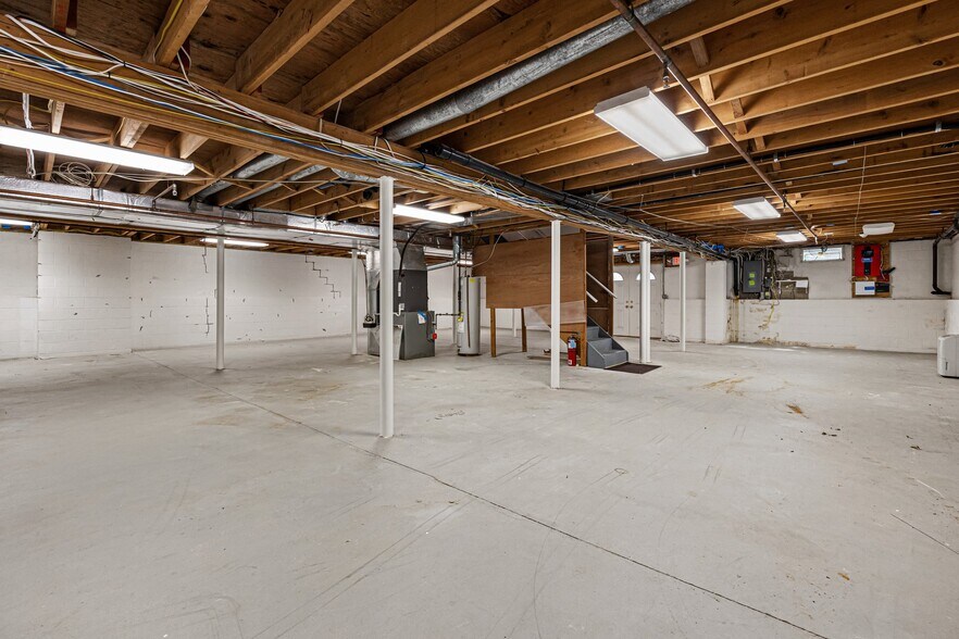 More Photos Of 352 Monmouth Rd, Millstone Township Office For Lease