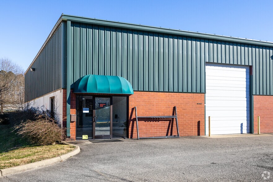 More Photos Of 2517 Squadron Ct, Virginia Beach Warehouse For Lease