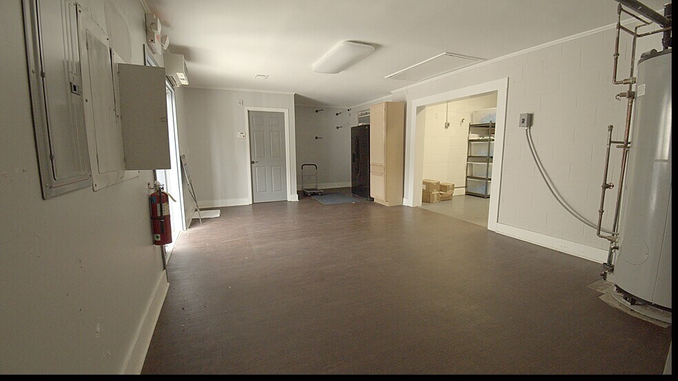 More Photos Of 5603 Main St, Flowery Branch Restaurant For Lease