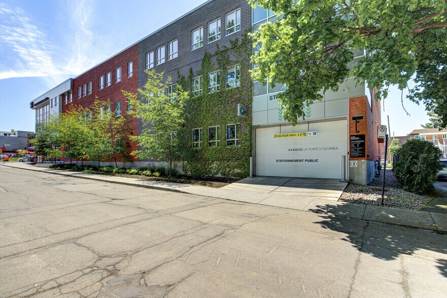More Photos Of 5773-5781 Boul Gouin O, Montréal Medical For Lease