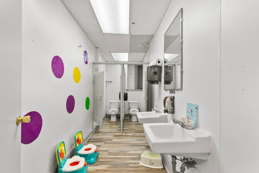More Photos Of 140 W Garfield Ave, Milwaukee Religious Facility For Sale