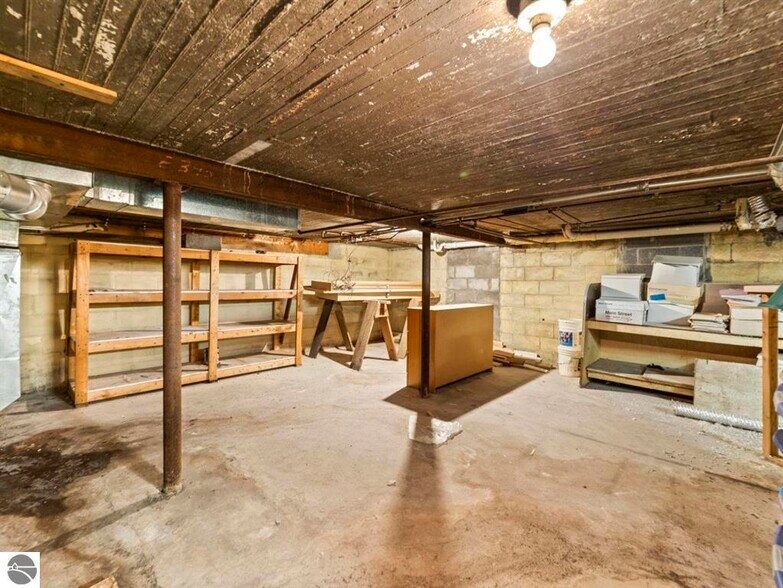 More Photos Of 180 S Benzie Blvd, Beulah Storefront Retail Office For Sale