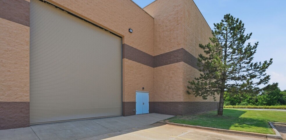 More Photos Of 6700 SE 59th St, Oklahoma City Office For Lease