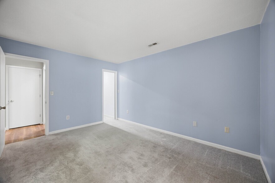More Photos Of 115 Villa Pines Cir, Pendleton Apartments For Sale