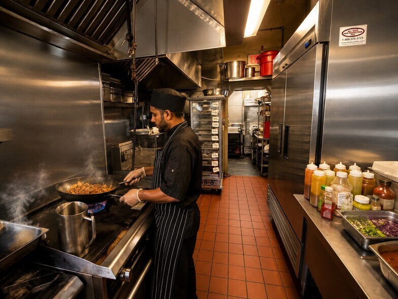 More Photos Of 90-102 E Post Rd, White Plains Freestanding For Lease