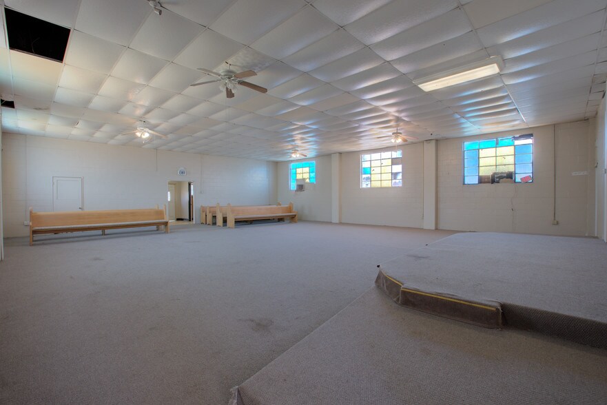 More Photos Of 332 W 8th St, Merced Religious Facility For Sale