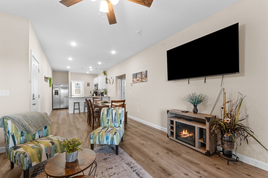 More Photos Of 3002 N Vineyards Ter, Branson General Retail For Sale