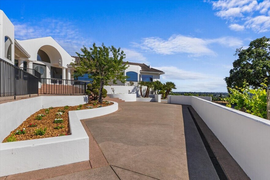 More Photos Of 4076-4080 Old Redwood Hwy, Santa Rosa Winery Vineyard For Sale