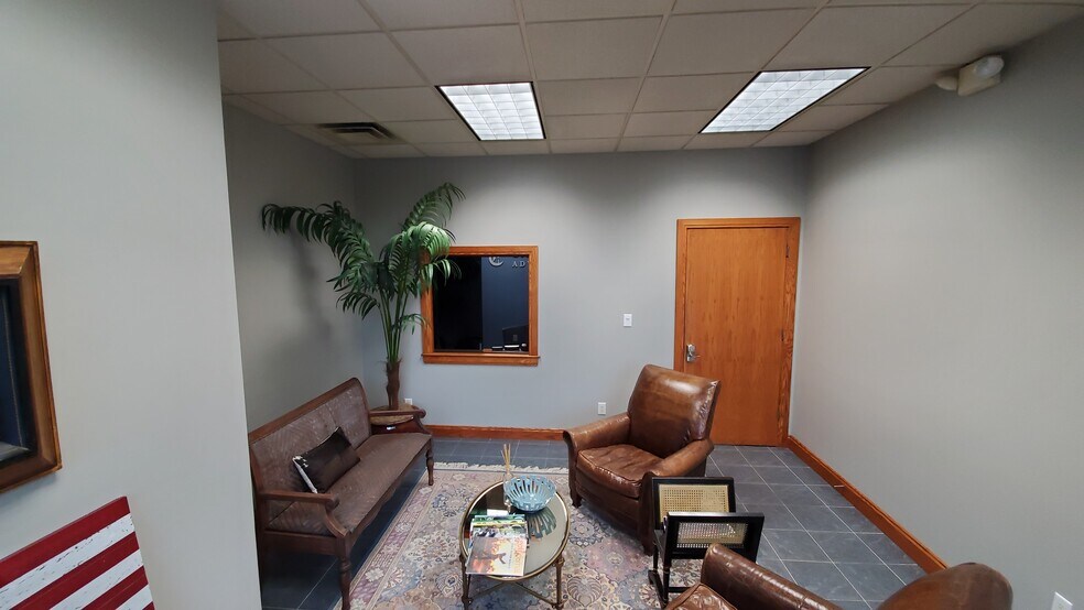 More Photos Of 75 Harbert Dr, Dayton Office For Lease