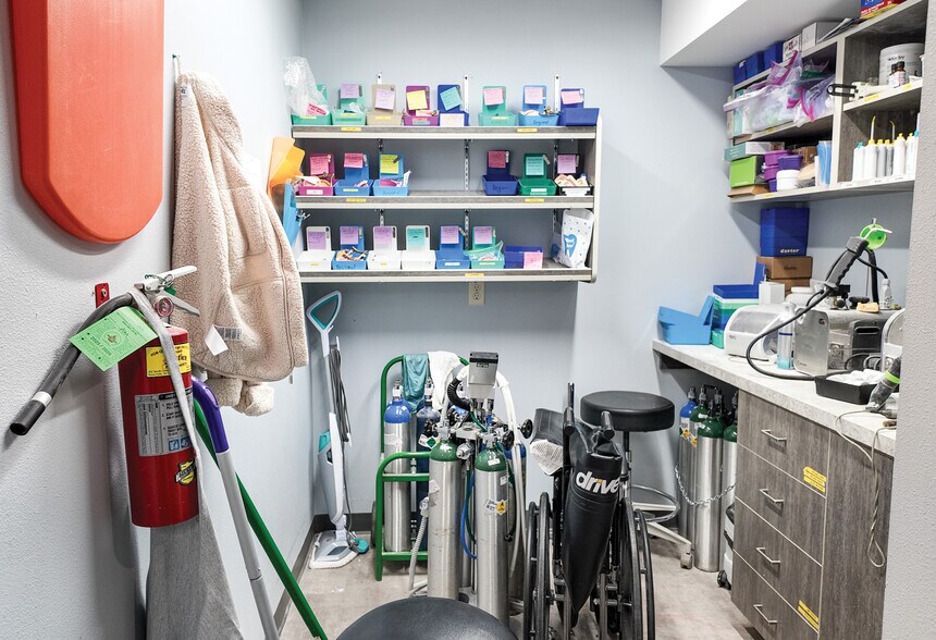 More Photos Of 1711 E 10th St, Sioux Falls Office For Sale