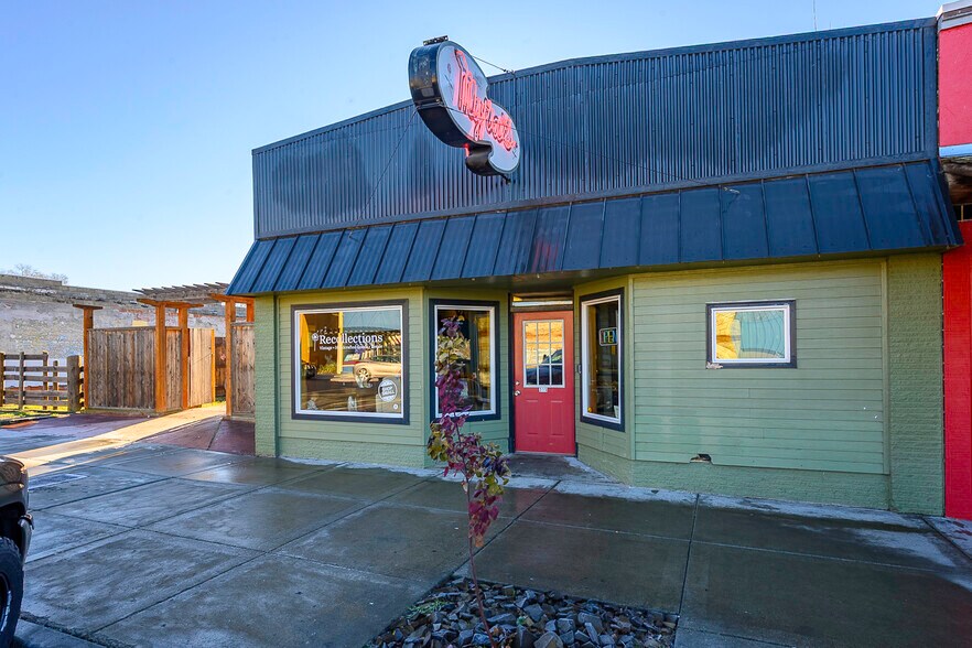 More Photos Of 315 Main Ave E, Soap Lake General Retail For Sale