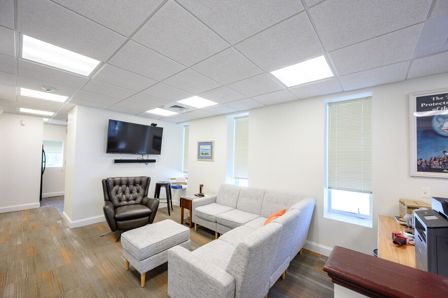 More Photos Of 745 E Squantum St, Quincy Office For Sale