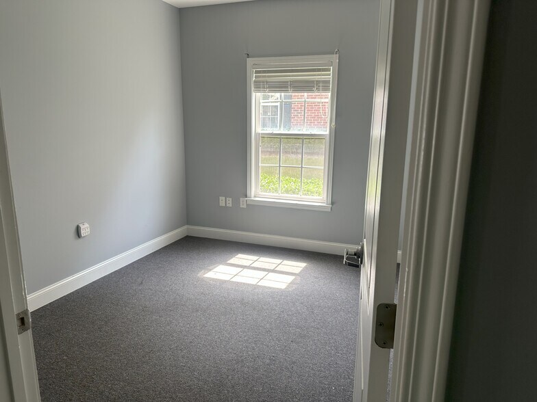 More Photos Of 405-407 Parker Ivey Dr, Greenville Medical For Lease