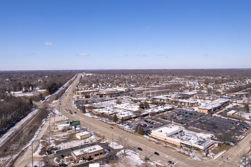 More Photos Of 1204-1332 W Northwest Hwy, Palatine Office For Lease