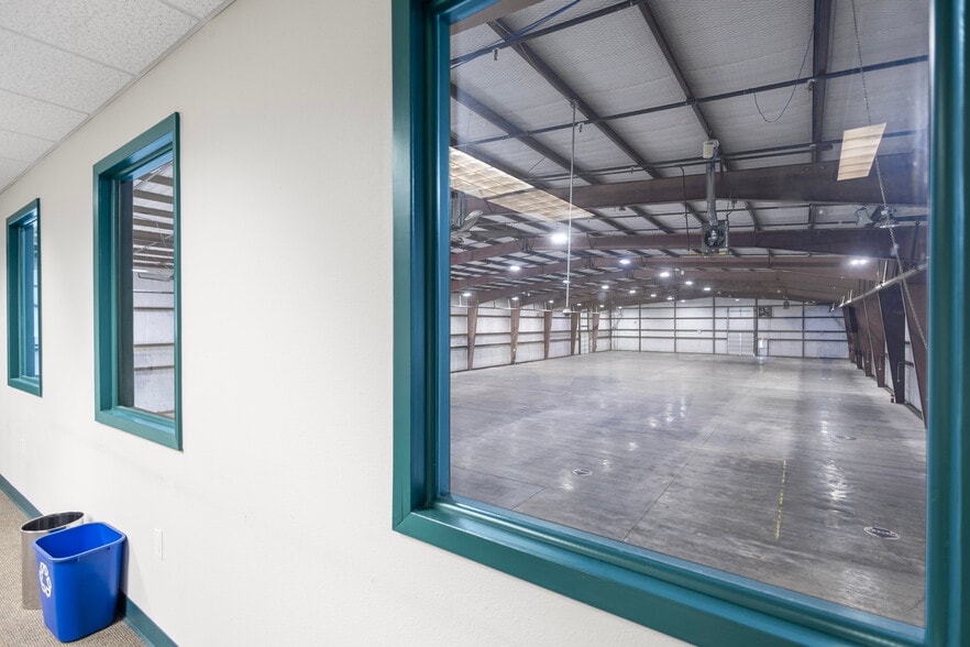 More Photos Of 2307 E Erwin St, Tyler Manufacturing For Lease