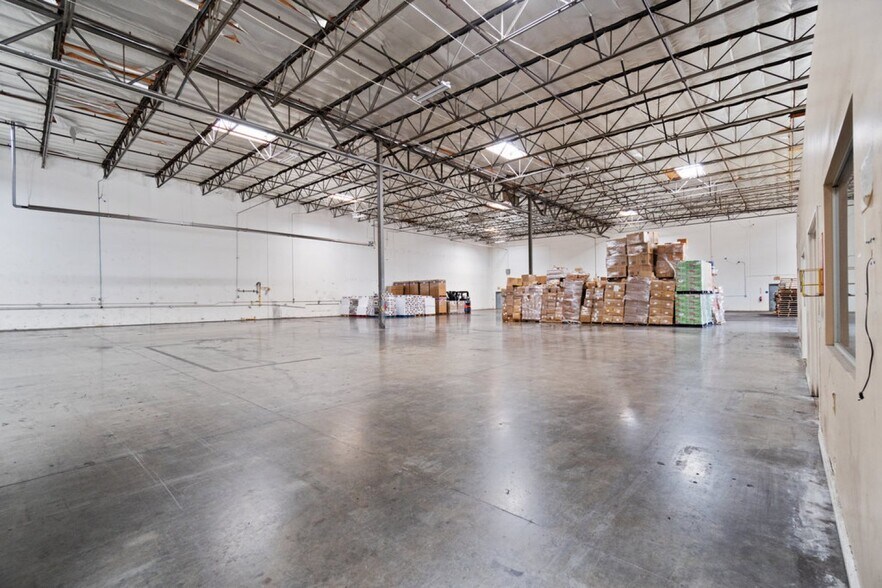 More Photos Of 1190 N Del Rio Pl, Ontario Warehouse For Sale