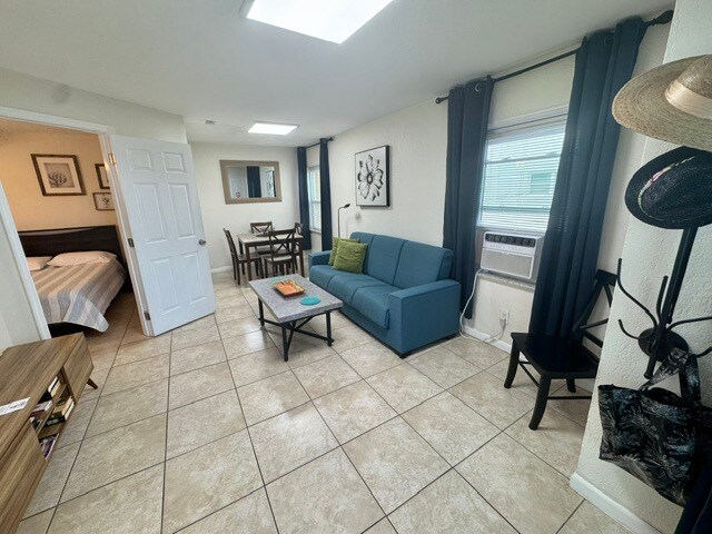 More Photos Of 300 Georgia St, Hollywood Apartments For Sale
