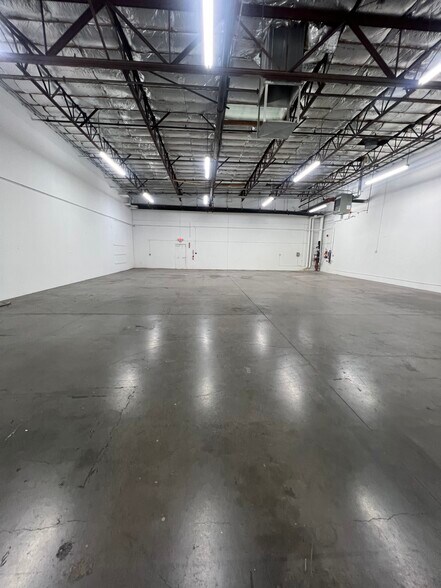 More Photos Of 3945 E Patrick Ln, Las Vegas Light Manufacturing For Lease