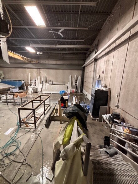 More Photos Of 52 Fitzgerald Dr, Jaffrey Warehouse For Sale